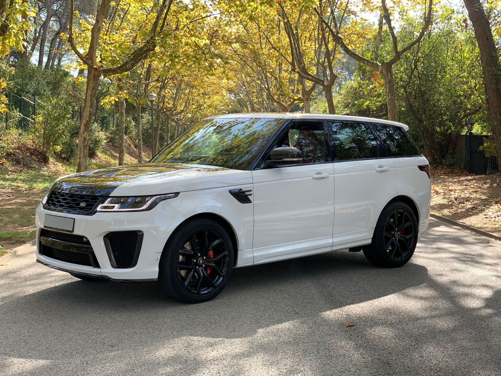Land Rover Range Rover Sport 5.0 P575 SVR Carbon*Pano*360° foto 3