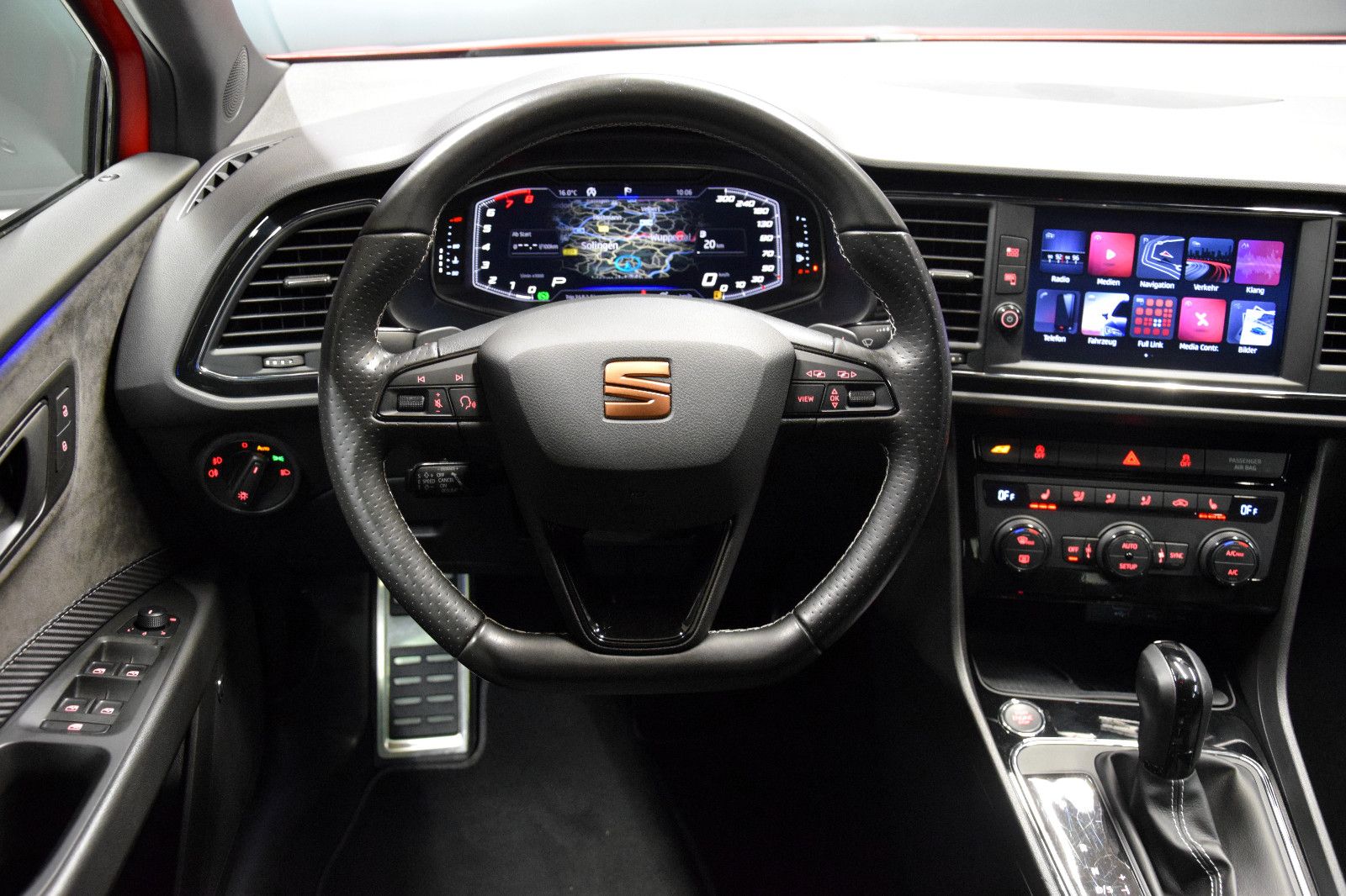 Fahrzeugabbildung SEAT Leon ST Cupra 300 4Drive ACC Beats Alca. Virtual