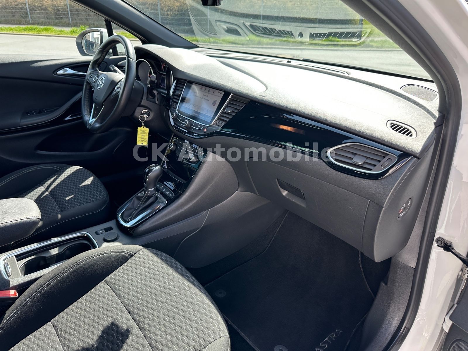 Fahrzeugabbildung Opel Astra K 1.6 Turbo Dynamic Autom./Navi/LED/ACC