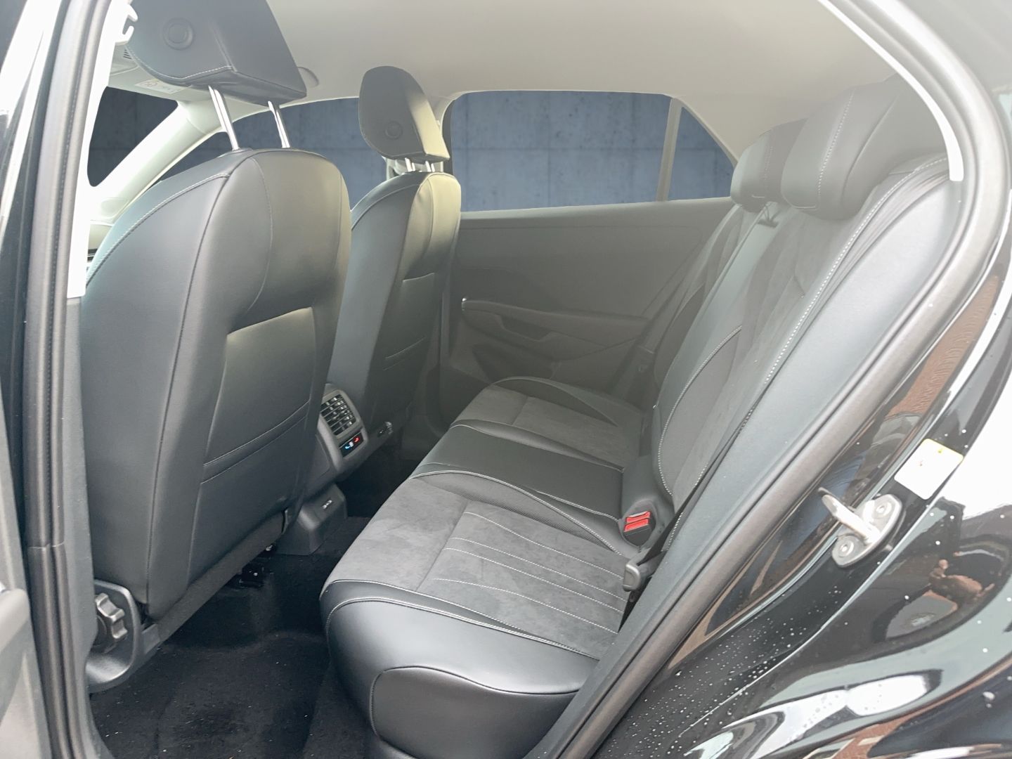 Volkswagen T-Roc - Bild 13