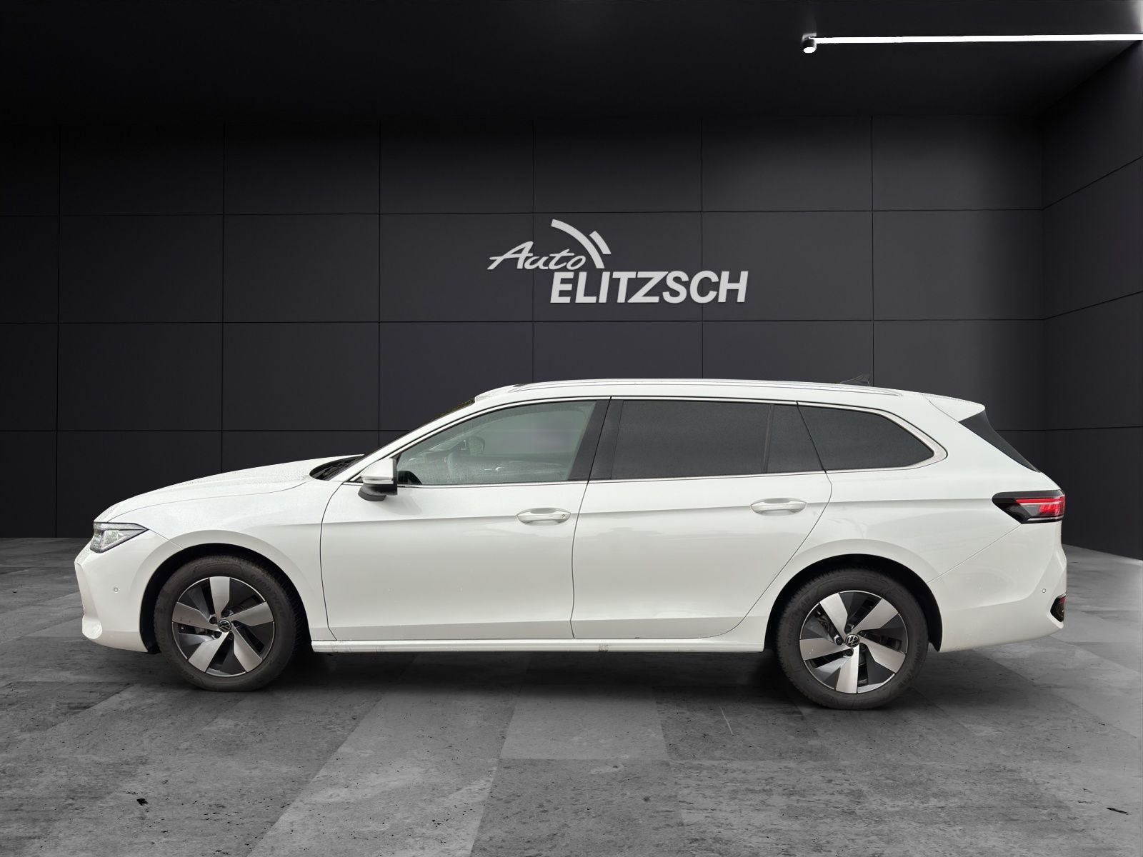 Fahrzeugabbildung Volkswagen Passat TDI Elegance DSG Matrix Standhzg AHK Navi
