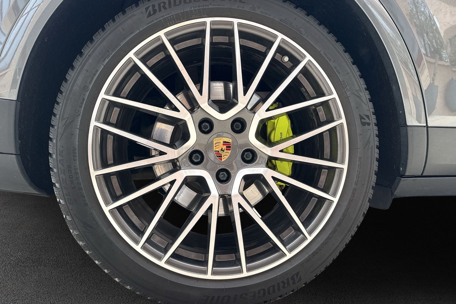 Fahrzeugabbildung Porsche Cayenne E-Hybrid*AHK*Panorama*Surround