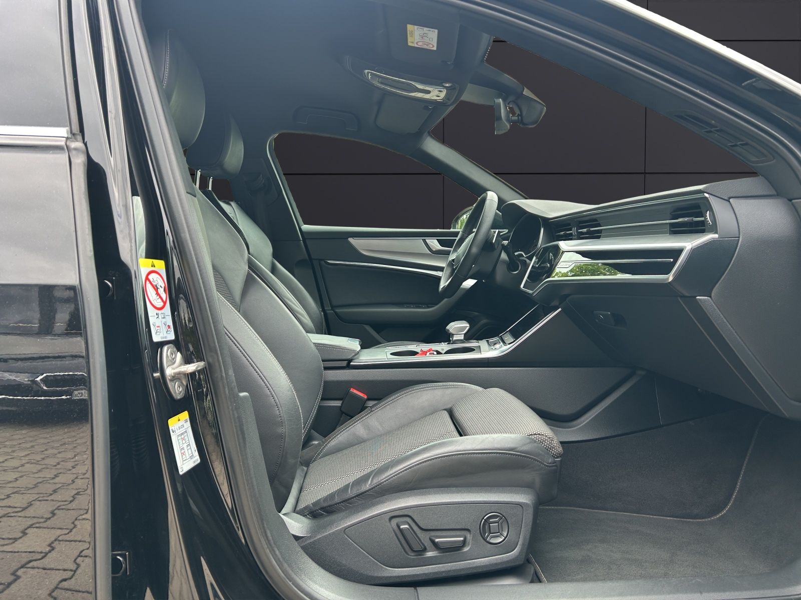 Fahrzeugabbildung Audi A6 Avant 40 TDI quattro sport LED AHK ACC RFK NA