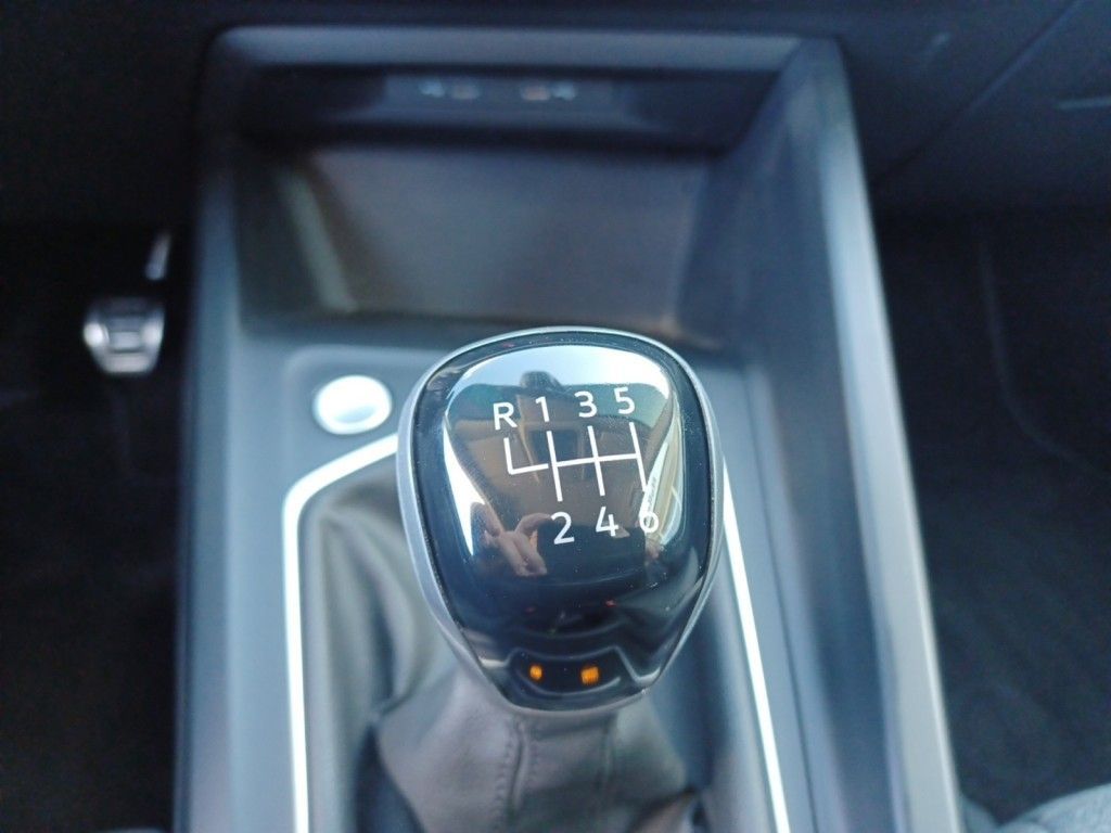 Fahrzeugabbildung Volkswagen Golf Variant 2.0 TDI SCR Life Navi, AHZV, ACC