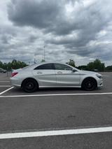 Mercedes-Benz CLA 220 d 4MATIC DCT Urban Urban - Mercedes-Benz CLA 220 in Düsseldorf