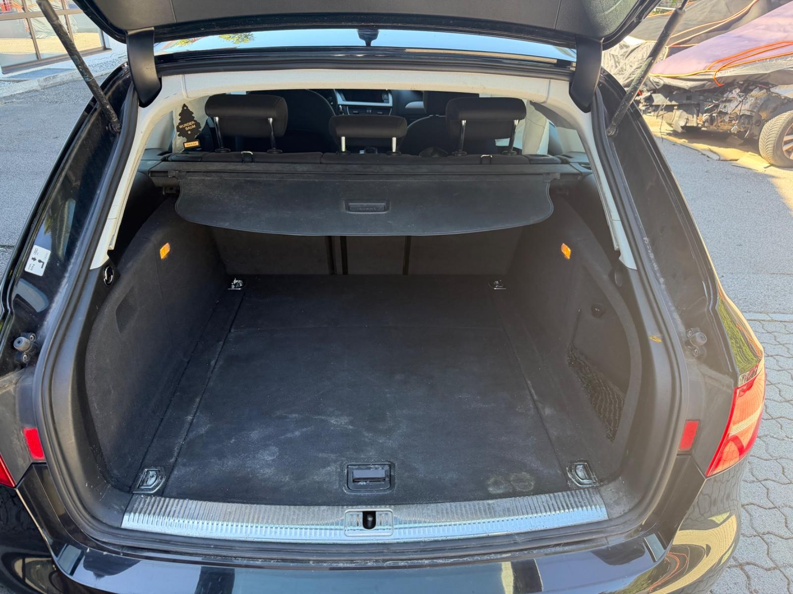 Audi A4 2014 — photo 11