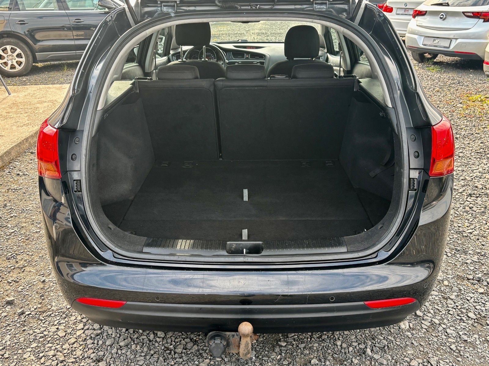 Fahrzeugabbildung Kia cee'd Sportswagon 1.6 CRDi Navi AHK Kamera 2.HD