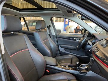 BMW X1 18 d xDrive *PANO*NAVI*PDC*AHK*TEMPOMAT*SHZ*