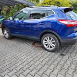 Nissan Qashqai 1.2 DIG Blue metallic - Nissan Qashqai mit Benzin-Antrieb: Limousine