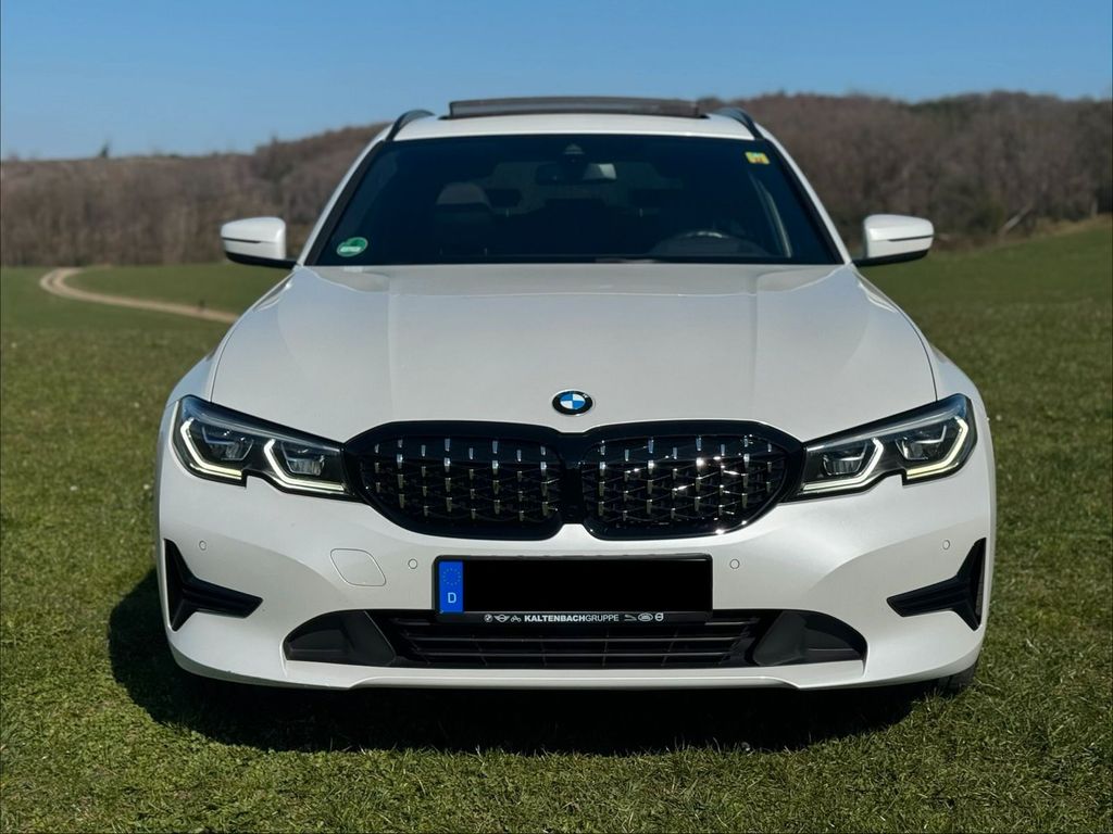 Image of BMW 320
