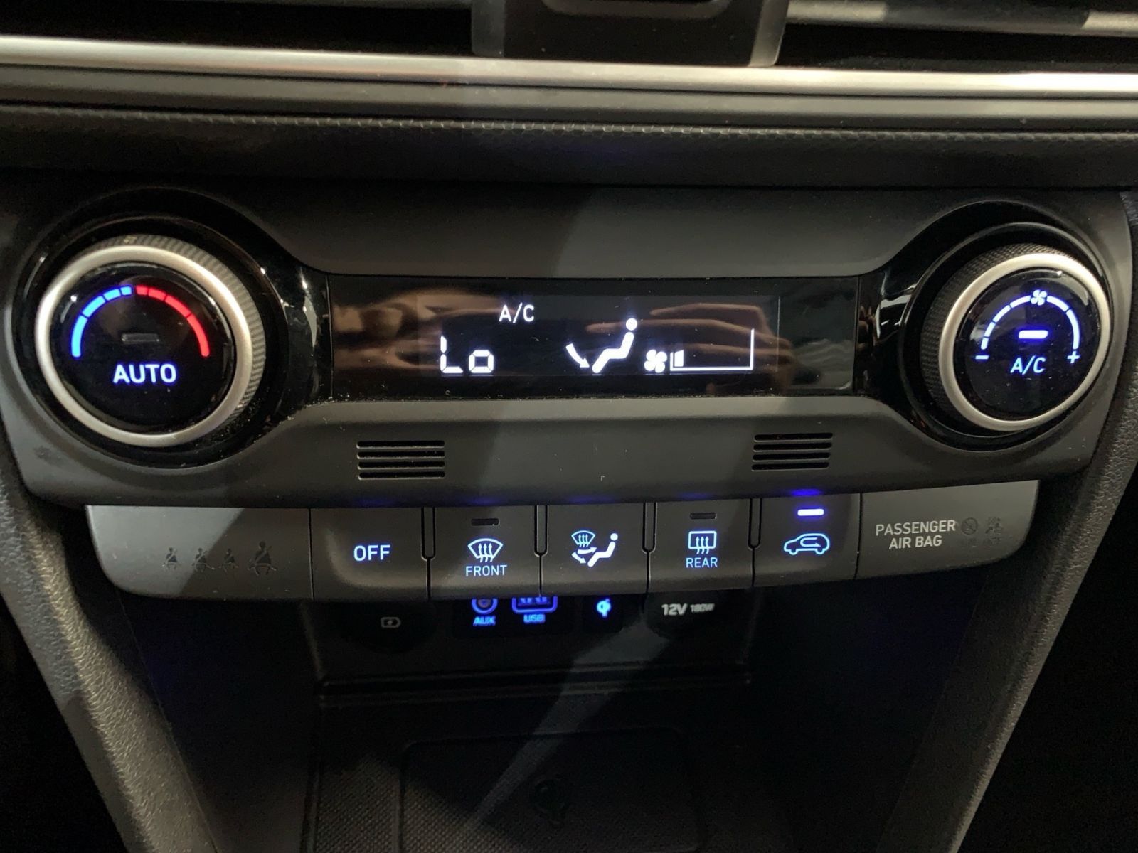 Fahrzeugabbildung Hyundai KONA 1.6 T-GDI 7-DCT Premium Leder Navi