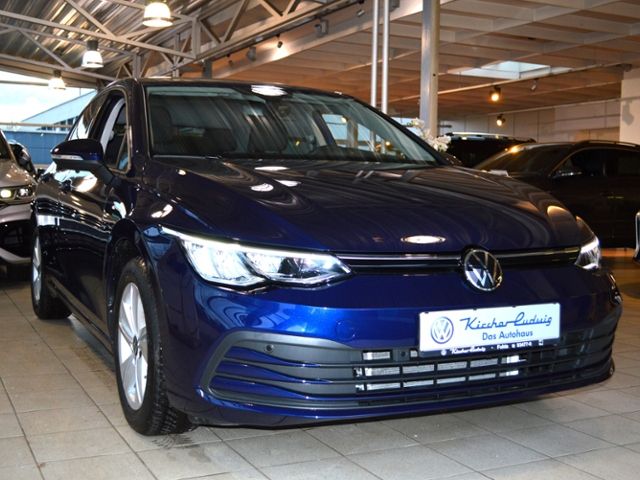 Volkswagen Golf VIII  1,5 eTSI DSG Life LED KAMERA NAVI SH