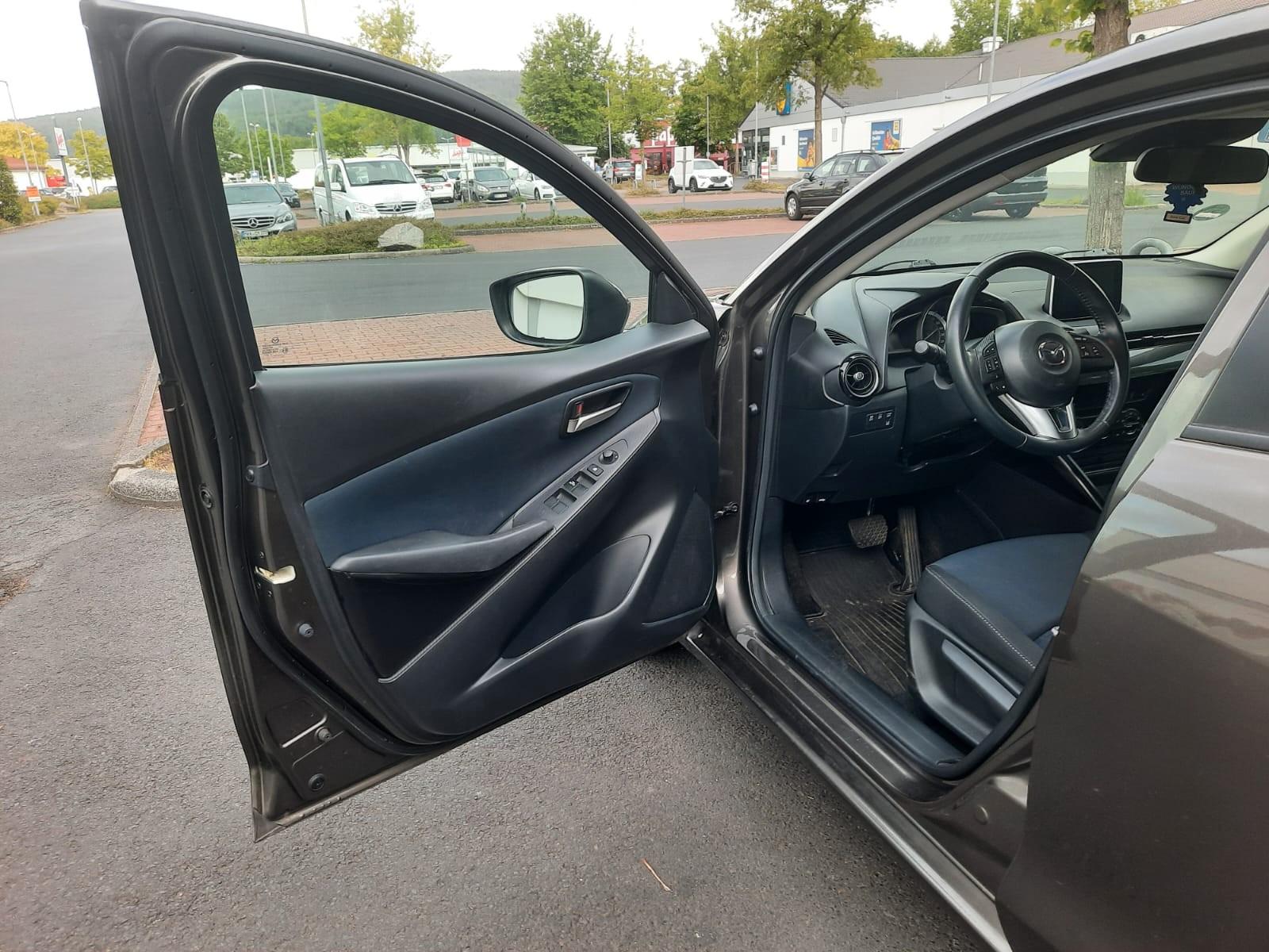 Mazda 2 Unfallfrei und TÜV neu