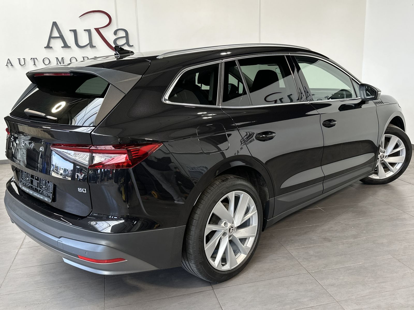 Fahrzeugabbildung SKODA Enyaq 80 Suite Drive Sport NAV+LED+20ZO+KAM+ACC