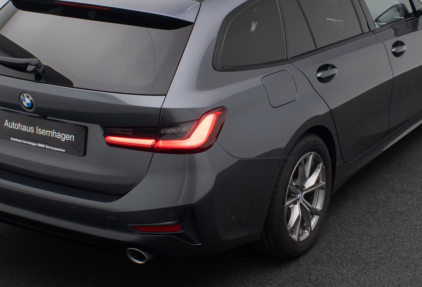 Fahrzeugabbildung BMW 320d xD Sport Line Laser DAB HiFi 360°Standheizu