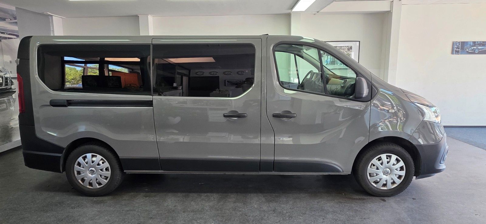 Renault Renault Trafic Combi Expression 6 Sitze PDC TÜV 03