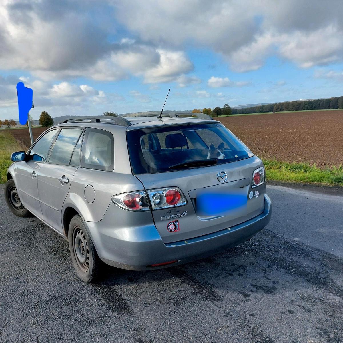Mazda 2 2005 — салон