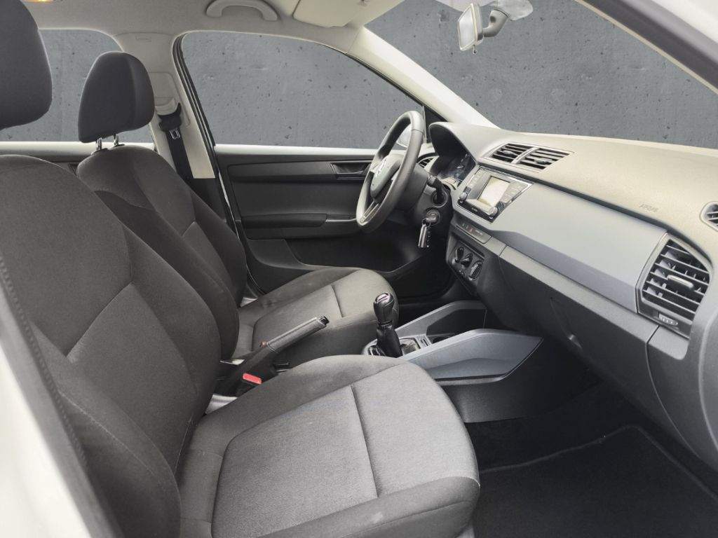Fahrzeugabbildung SKODA Fabia Combi 1.0 MPI Cool Plus DABSoundpaket Klim