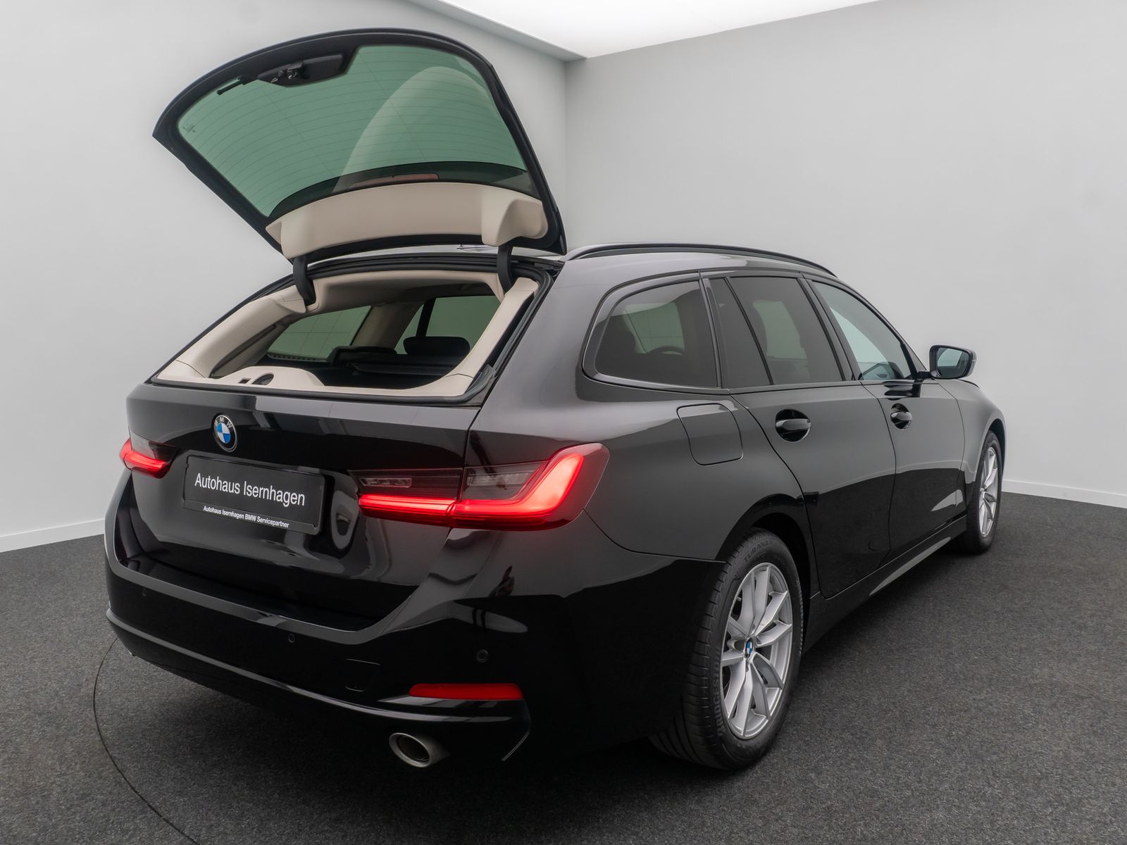 Fahrzeugabbildung BMW 318i GeschwindigR DAB PDC Widscreen CockpitPlus
