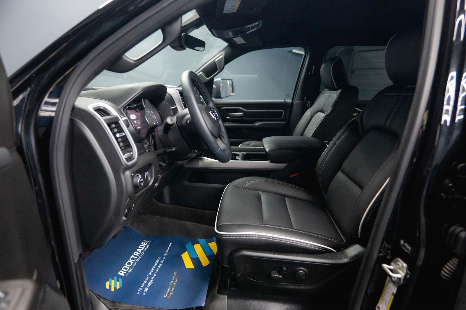 Fahrzeugabbildung Dodge RAM 5.7 V8 HEMI 4x4 LIMITED Style Night-Edition