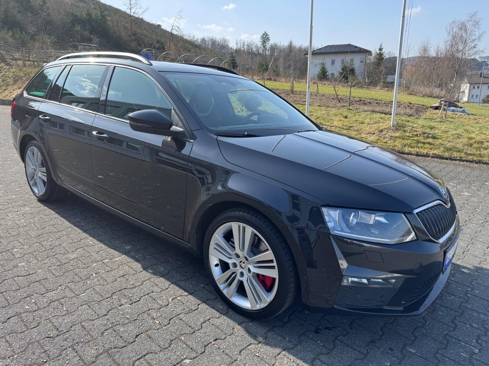 Skoda Octavia Combi RS-Xenon-Standheizung-Leder-1 Hand