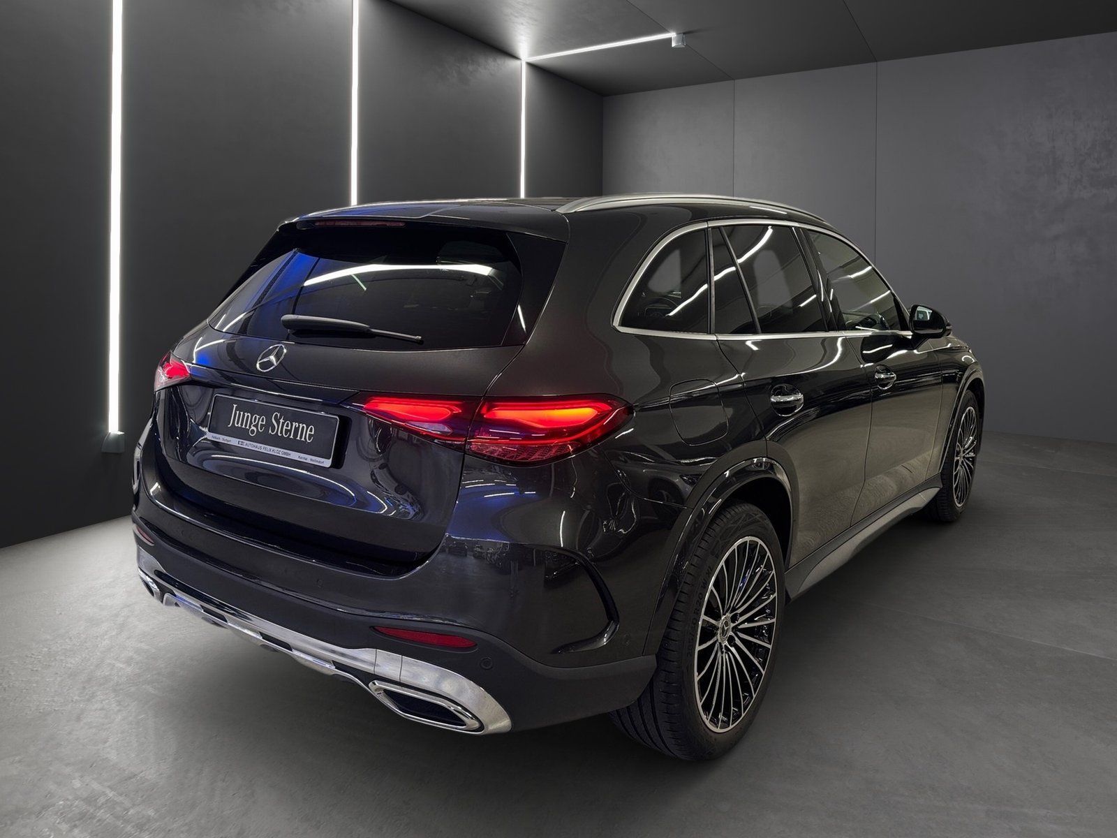Fahrzeugabbildung Mercedes-Benz GLC 300 d 4M AMG*Technik*AHK*Pano*Fahrass*Burmes