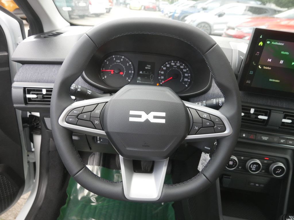 Fahrzeugabbildung Dacia Sandero Expression TCe 100