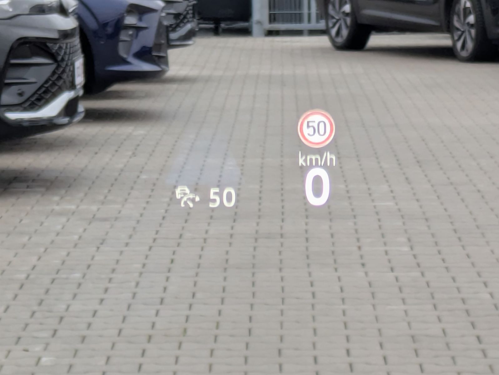 Fahrzeugabbildung Volkswagen Tayron 2.0 TDI 4M R-Line BLACK*7Si*MATRIX*PANO