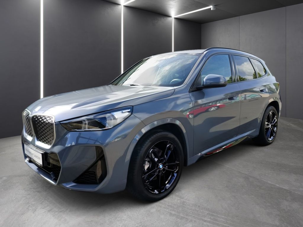 Image of BMW iX1