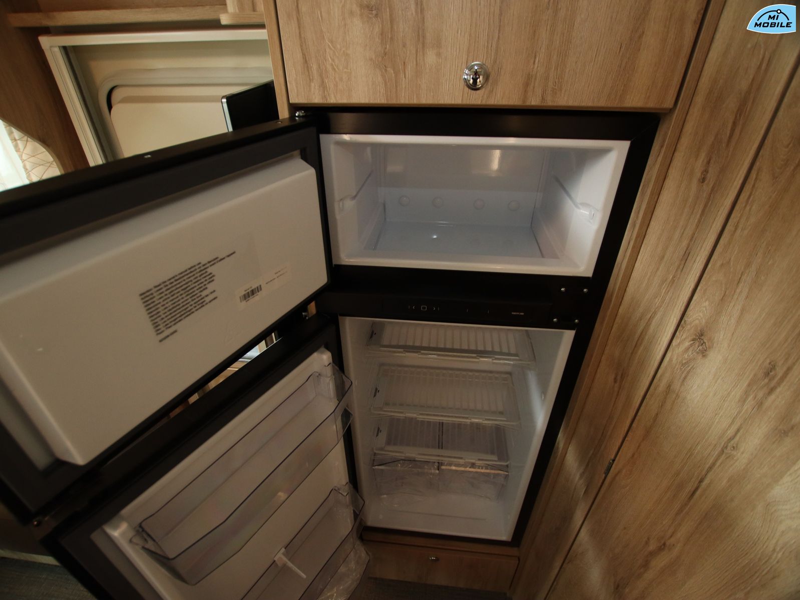 Fahrzeugabbildung Eura Mobil Integra Line 695 LF *SCHAUSONNTAG 11-16 Uhr*