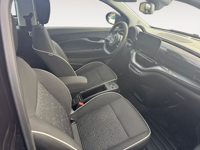 500e Cabrio 42kWh C // Komfort- + Style Paket