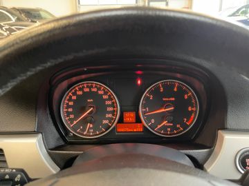 BMW 318i  Touring *NAVI*KLIMA*TEMPOMAT*>SZHZ*