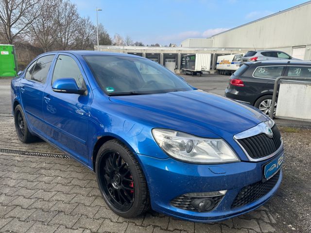 Skoda Octavia Lim. RS XENON*SPORTSITZE*TEILLEDER*