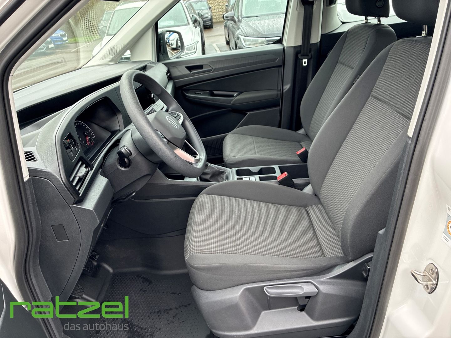 Fahrzeugabbildung Volkswagen Caddy 1.5 TSI 7-Sitzer AHK DAB Spurhalteass. Not