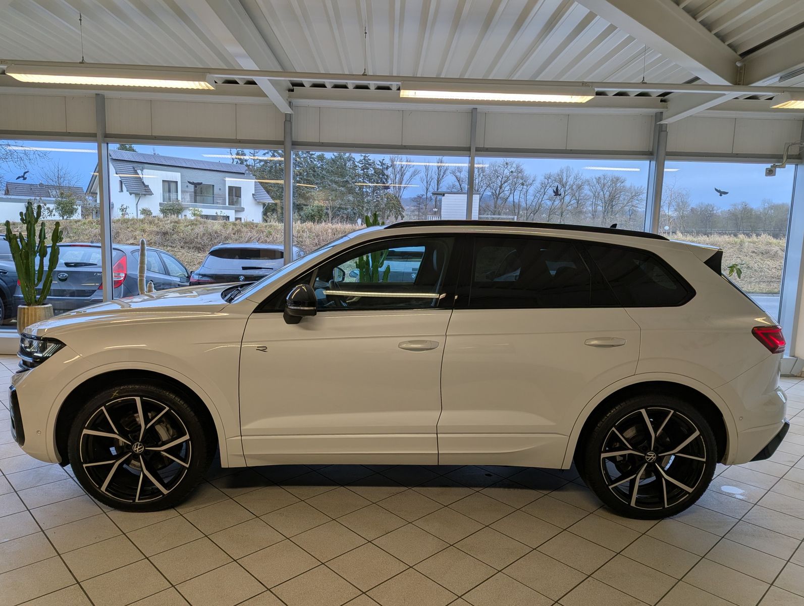 Fahrzeugabbildung Volkswagen Touareg 3.0TDI 4M R-Line VOLL Black 22" UPE 114T