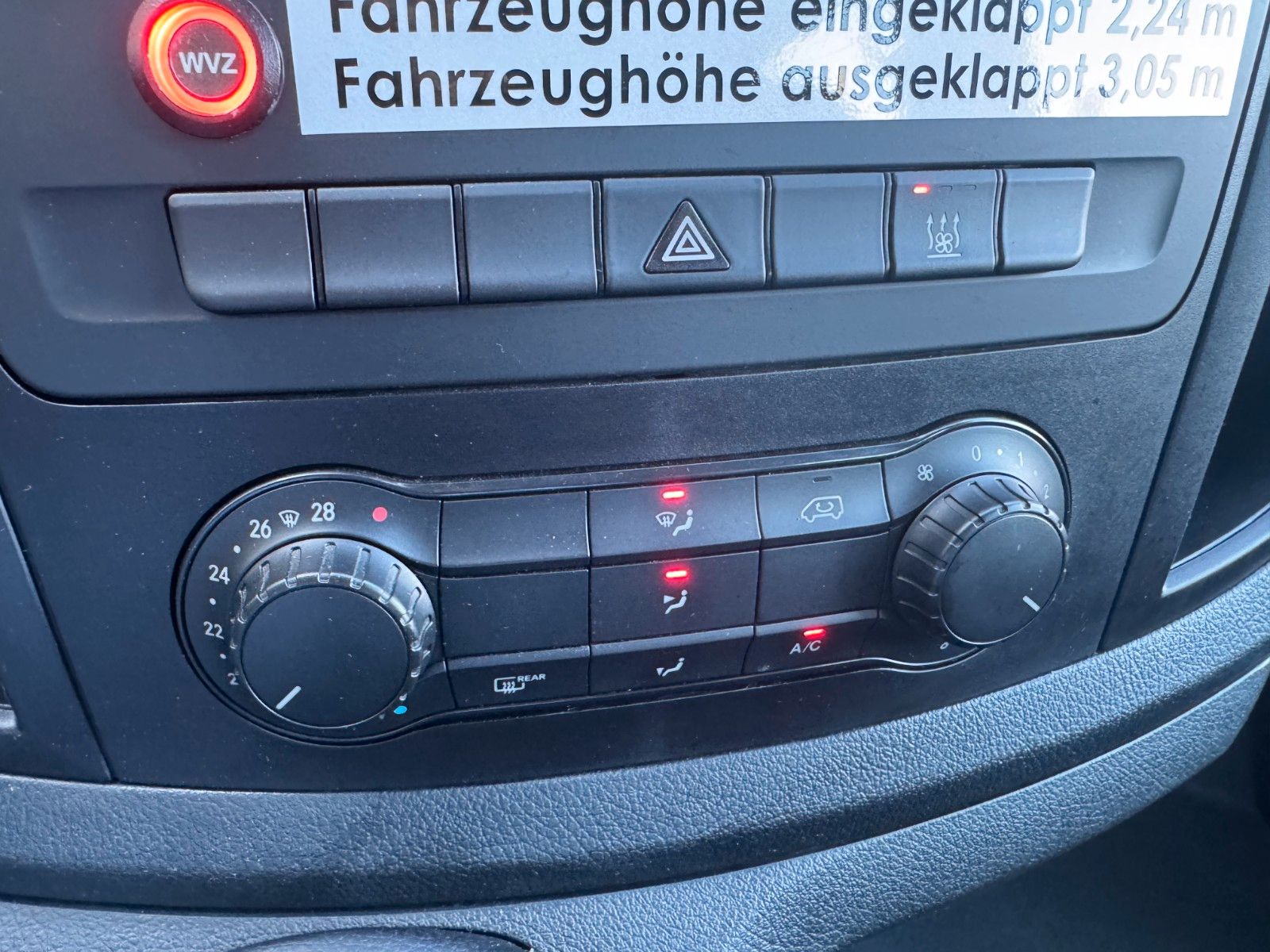 Fahrzeugabbildung Mercedes-Benz Vito 111 CDI Tourer Begleitfahrzeug BF3+ / WVZ