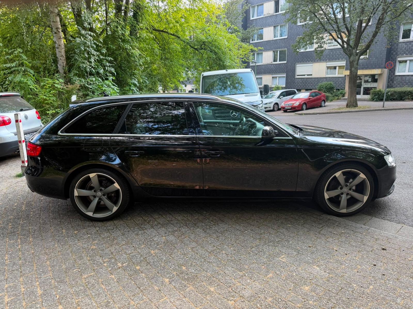 Audi A4 2012 — photo 8