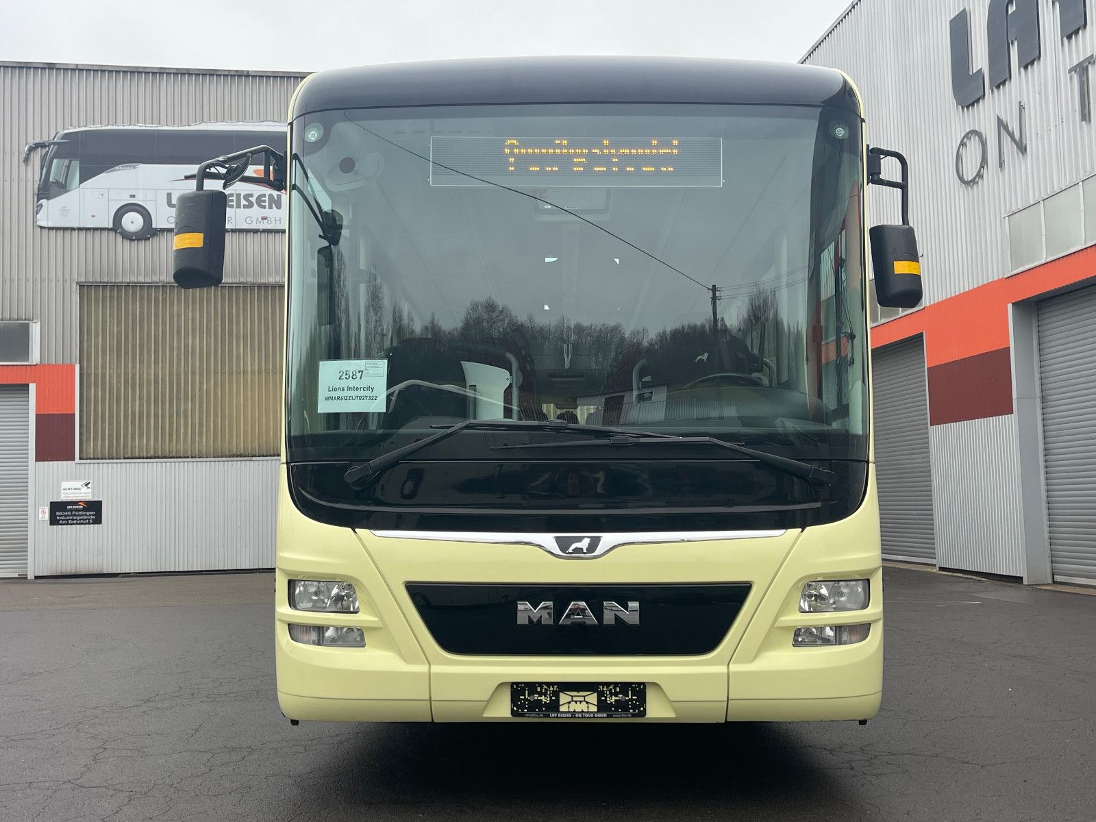 MAN  2015 - Image 8 of 48