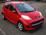 Peugeot Der rote Blitz - Peugeot 107  - Peugeot 107 in Bremen
