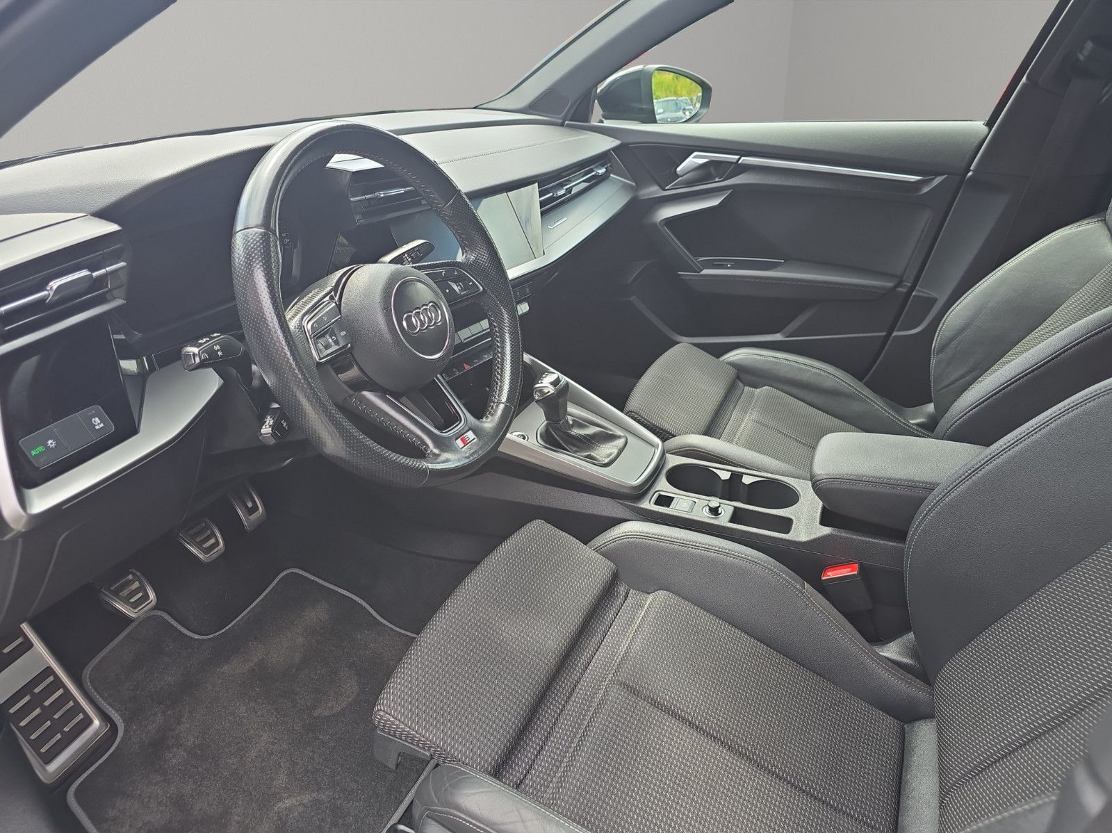 Fahrzeugabbildung Audi A3 Limousine 35 TFSI 3x S line CarPlayer LED