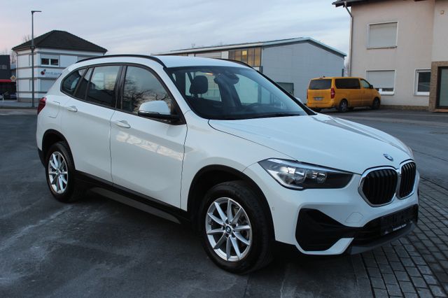 BMW X1sDrive/PDCvo+hi/Navi/Automat/1Hand/Top Zustand