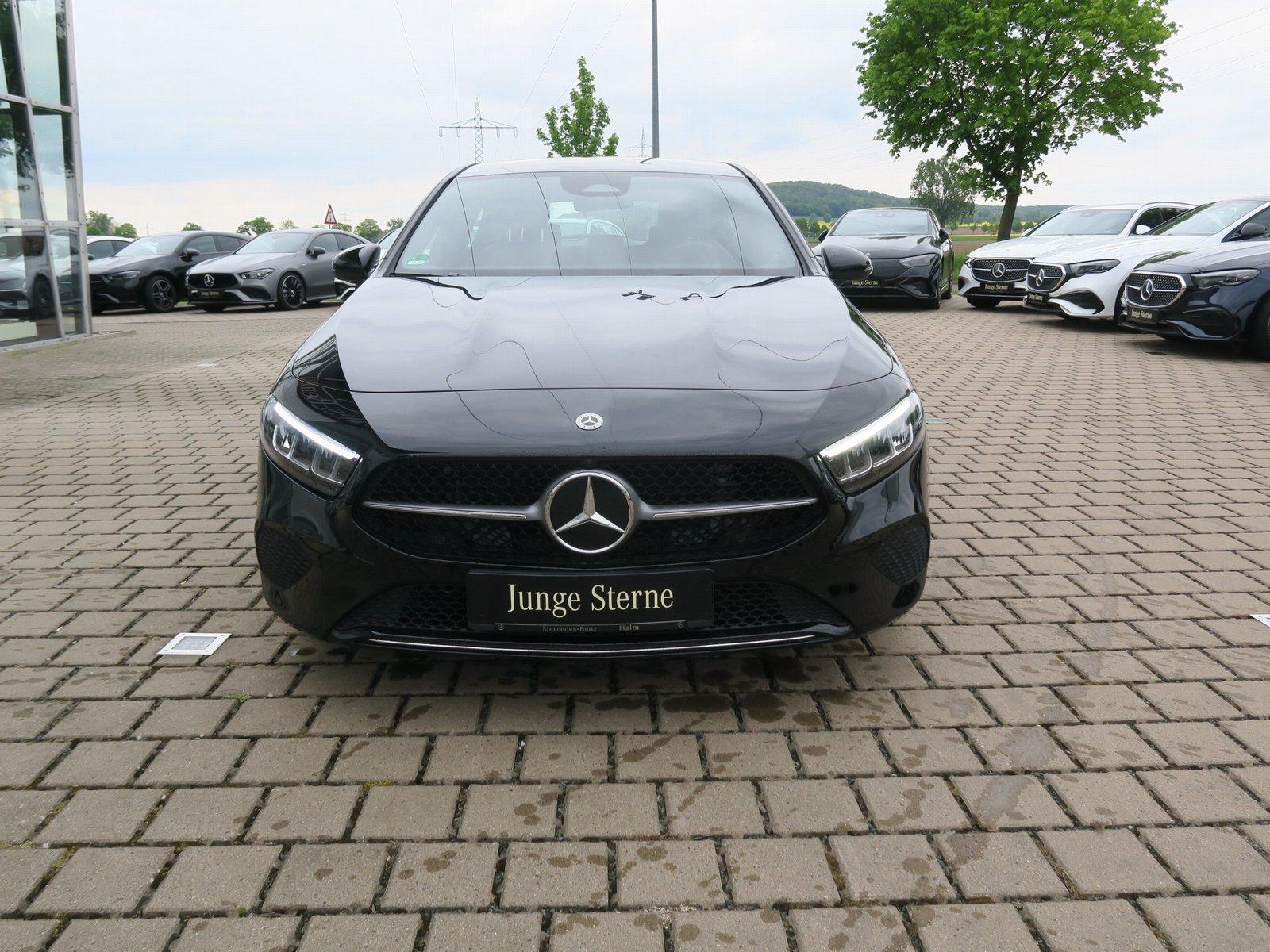 Mercedes-Benz A 180 Progressive Kamera CarPlay LED Ambiente