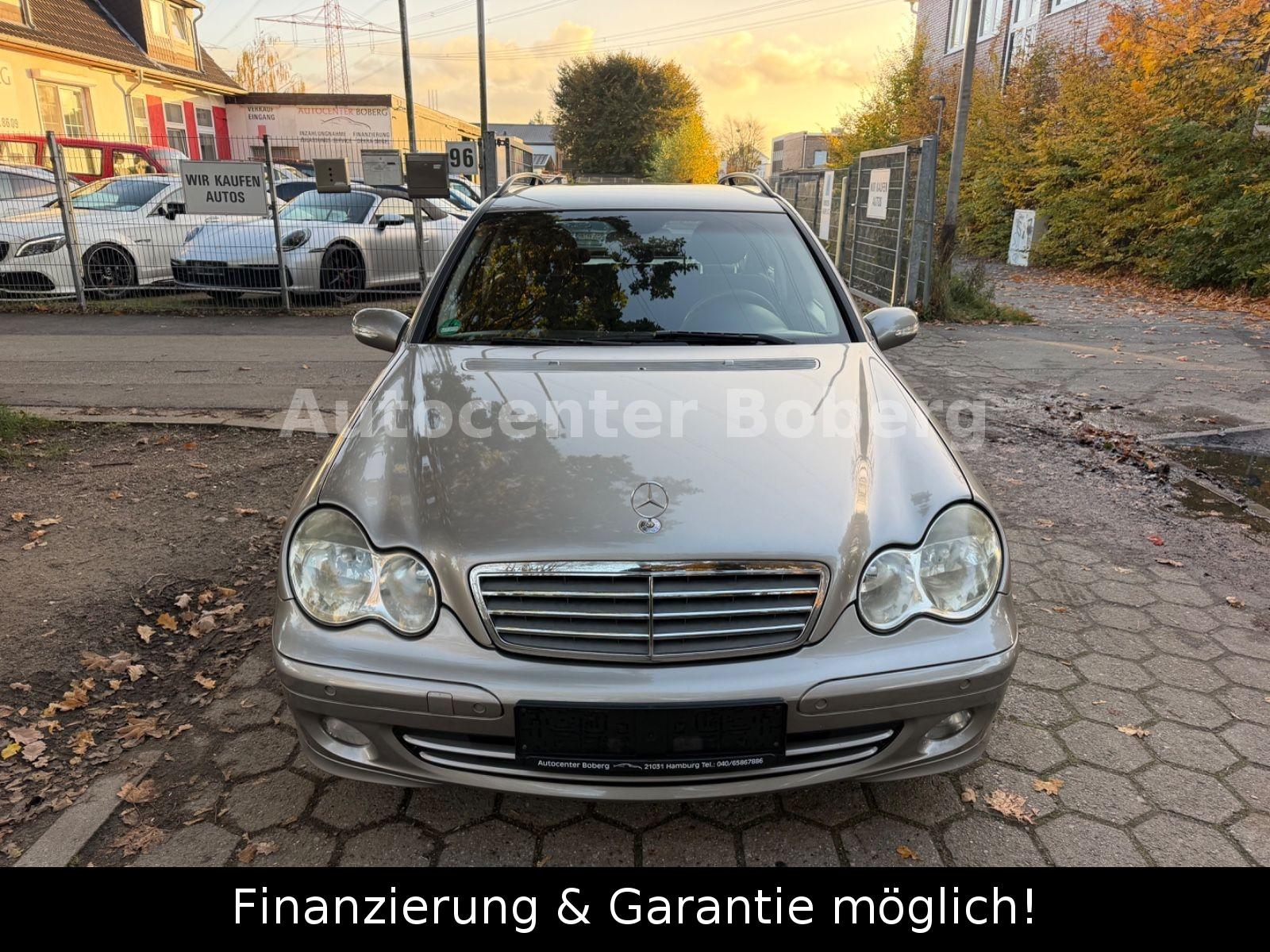 Mercedes-Benz C200 2004 — rear view