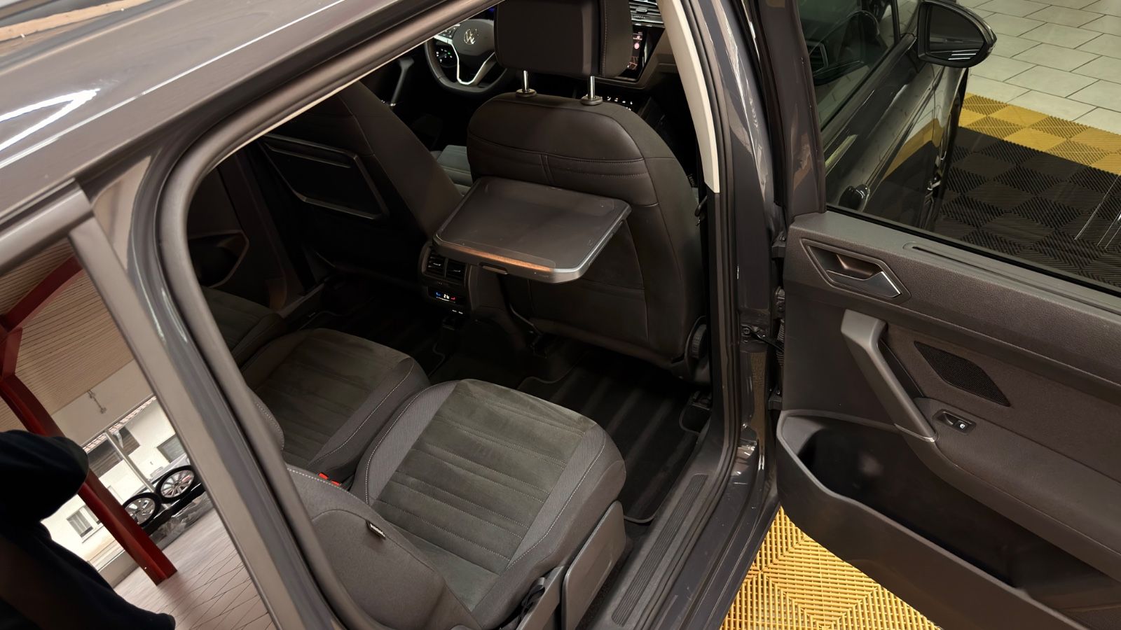 VW Touran Touran Highline AHK|Dynaudio|Massage|7-Si|Kamera Vorschau 41