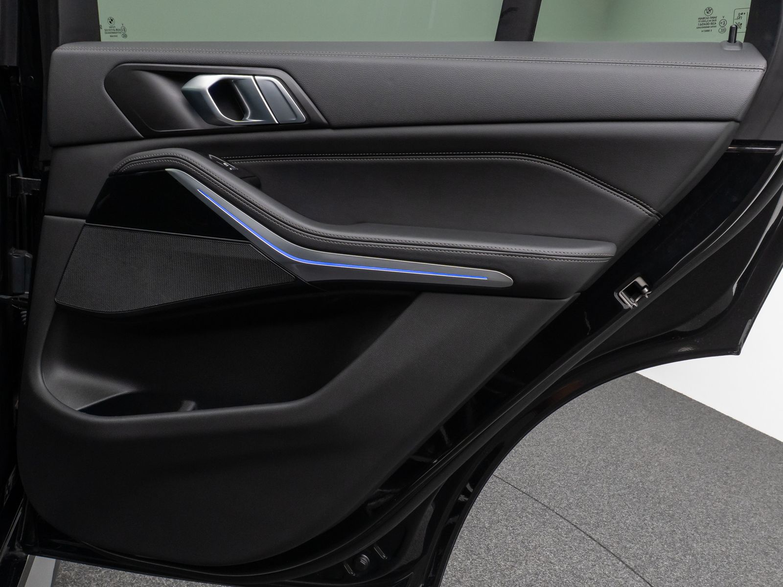 Fahrzeugabbildung BMW X5 xD30d M Sport Panorama 360°HUD HiFi Komfort
