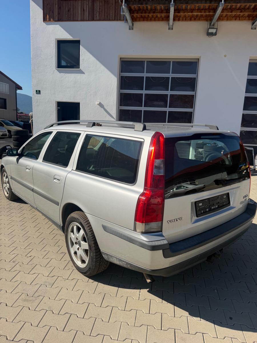 Volvo V70 2004 — photo 6