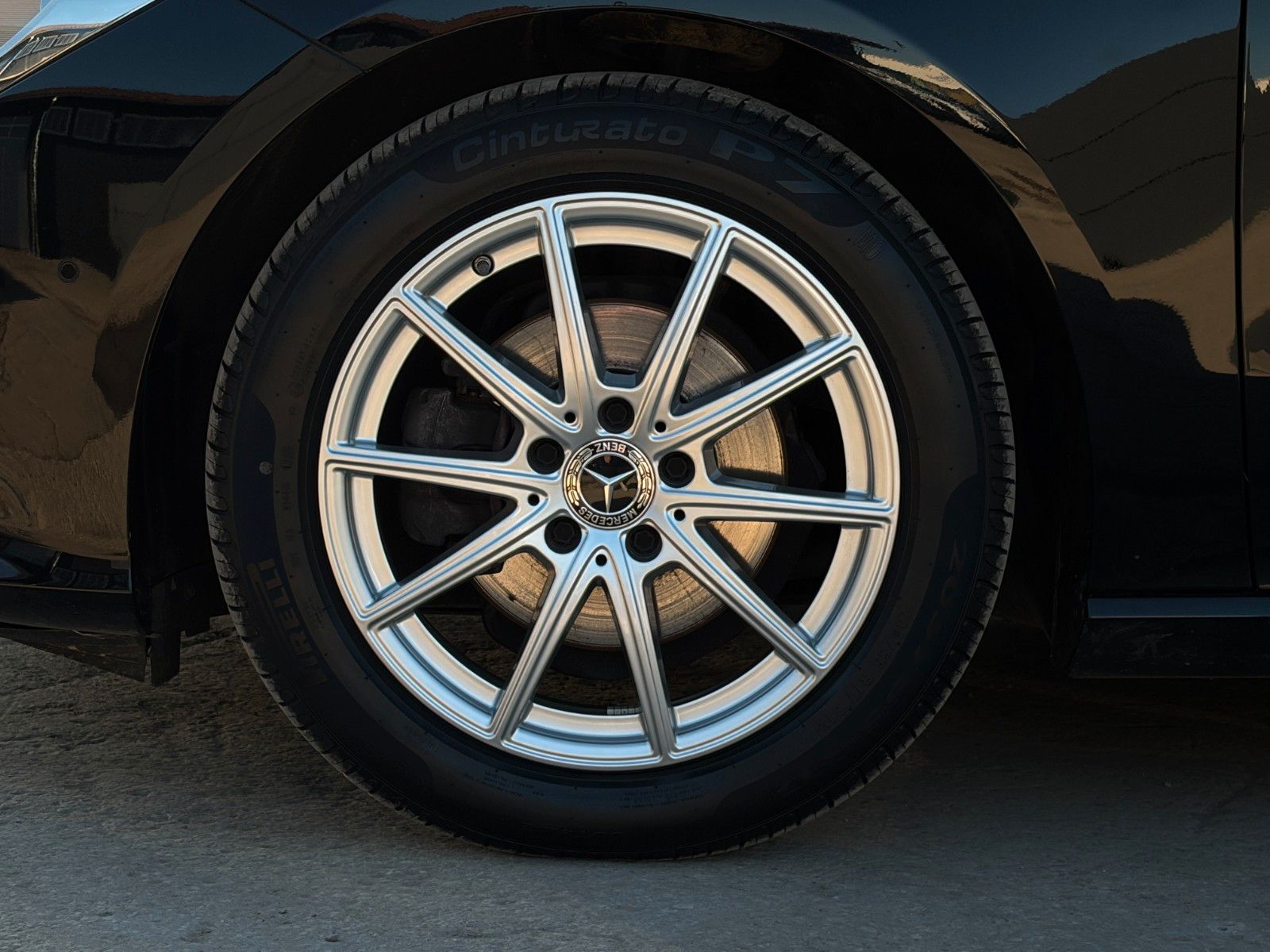 Fahrzeugabbildung Mercedes-Benz CLA 180 SB SHZ LKA MBUX CarPlay TEMP KLIMA Navi