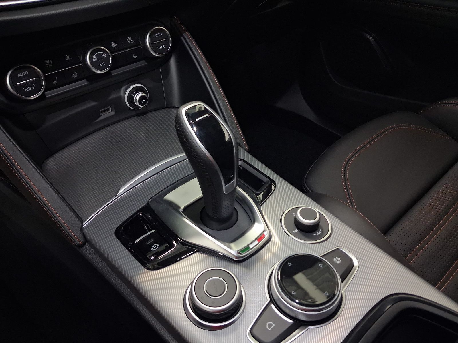 Fahrzeugabbildung Alfa Romeo Stelvio Intensa Q4 Allrad