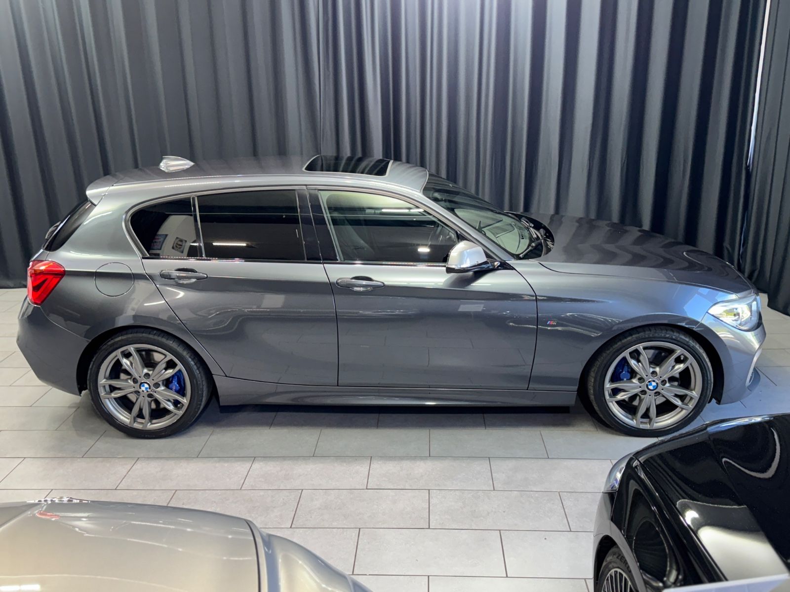 Fahrzeugabbildung BMW M140i xDrive|LEDER|NAVI|SCHIEBEDACH|AUTOMATIK|