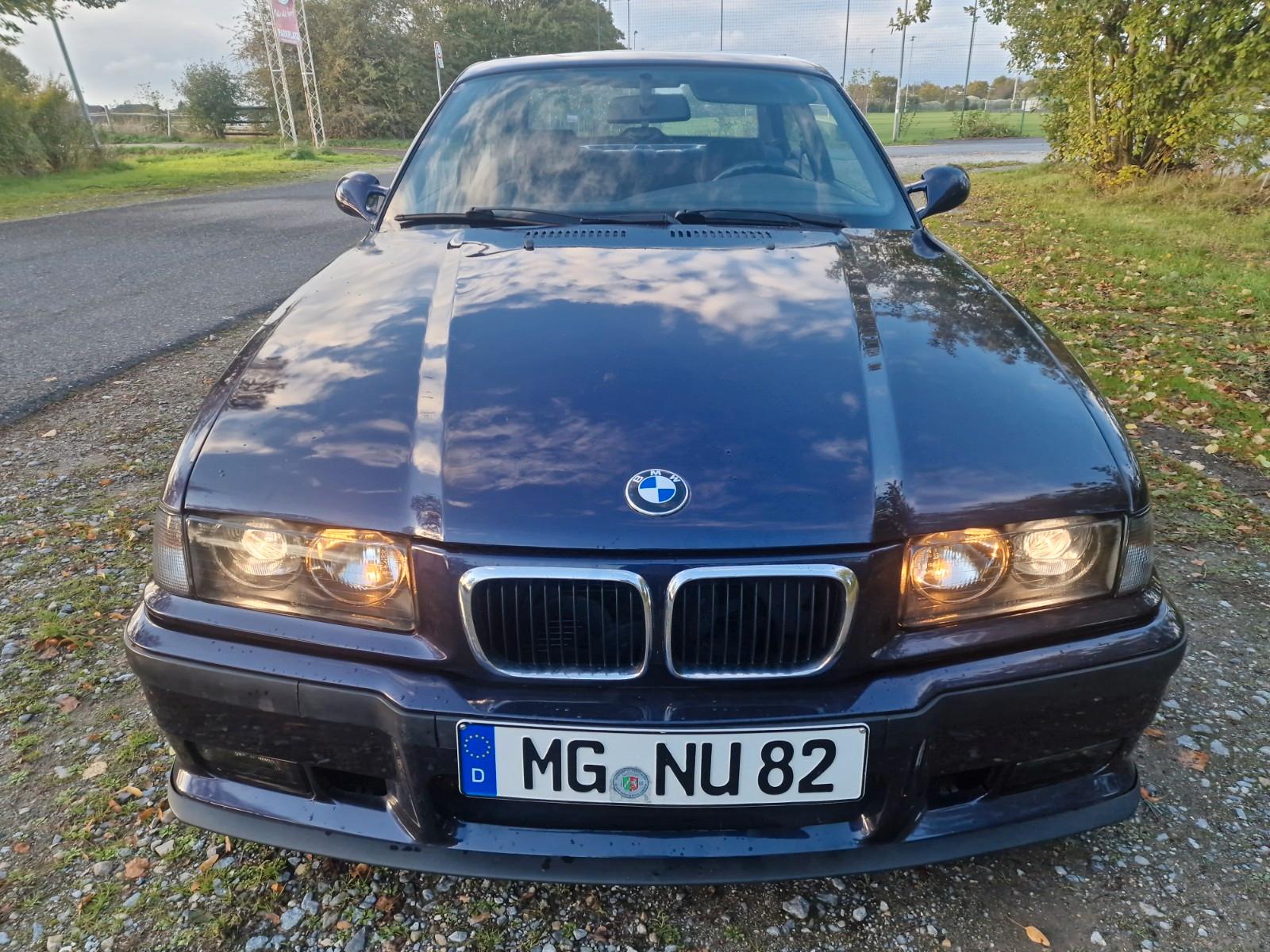 BMW 323